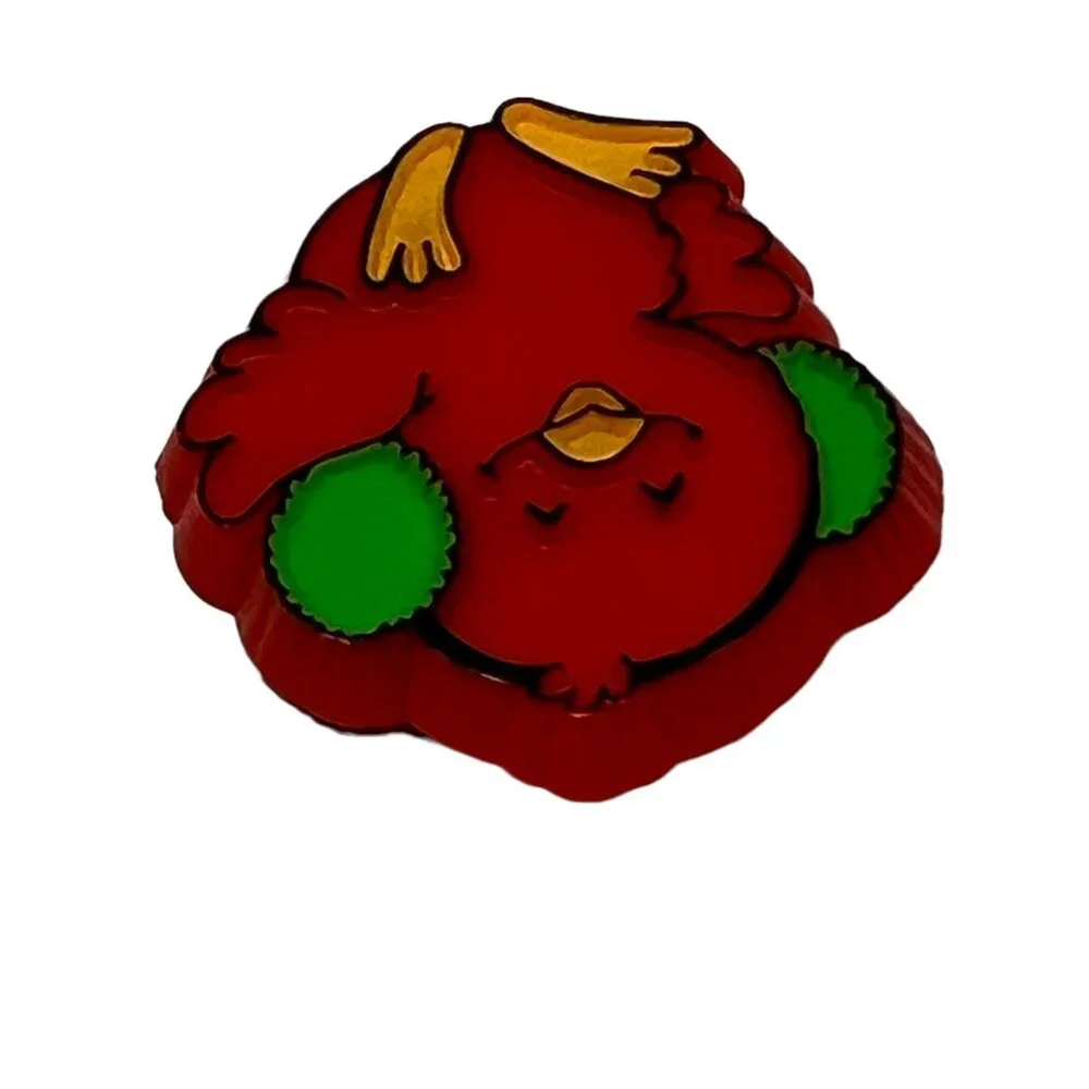 Hallmark Red Bird Brooch 1981 Christmas Vintage Plastic Pin‎